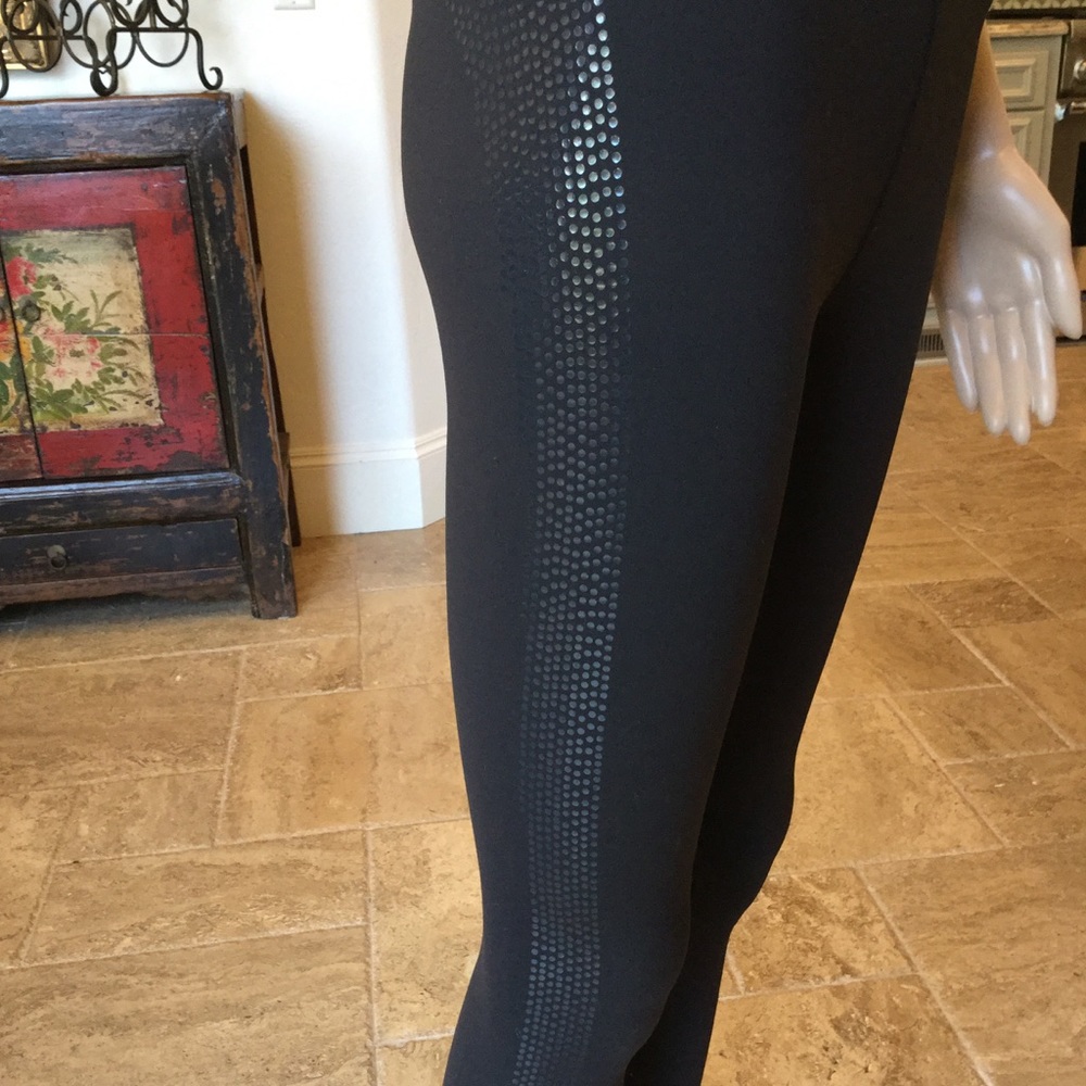 Lululemon Black yoga leggings Size 6